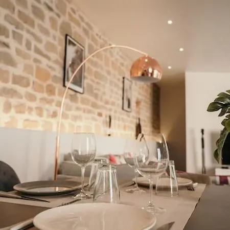 Le Grand Arches Apartament